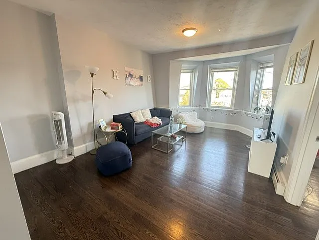 2 bed, 850 sqft, $2,600 — Photo 2