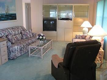 2nd image of 177 NE Emerald Dr