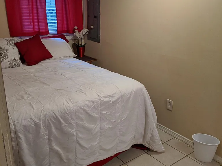 1657 Newton St NW #B — Photo 8