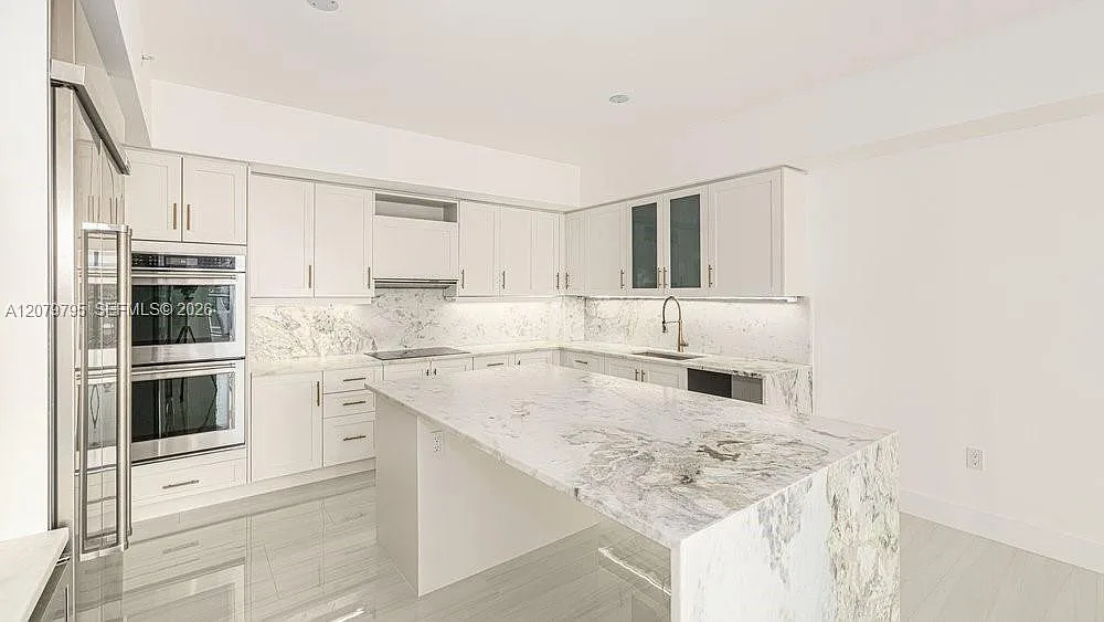 Las Olas River House Cond — Photo 4