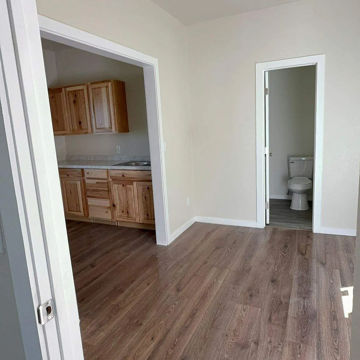 2 bed, $700 — Photo 2