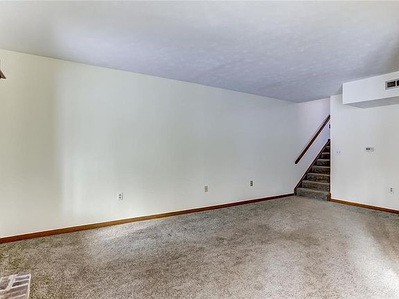 4th image of 155 Shenandoah Trl