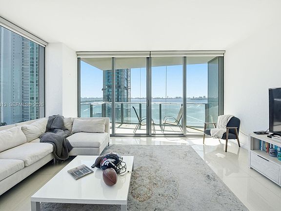 4th image of 460 NE 28th St APT 1801