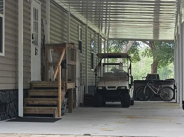 1 Lakeshore Dr, Pierson, FL 32180