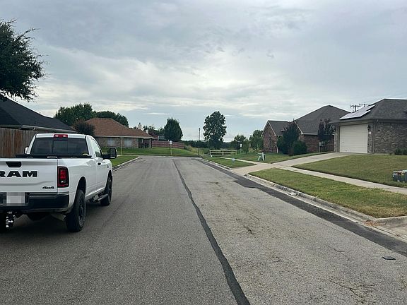 4th image of 5707 Mandalay Dr