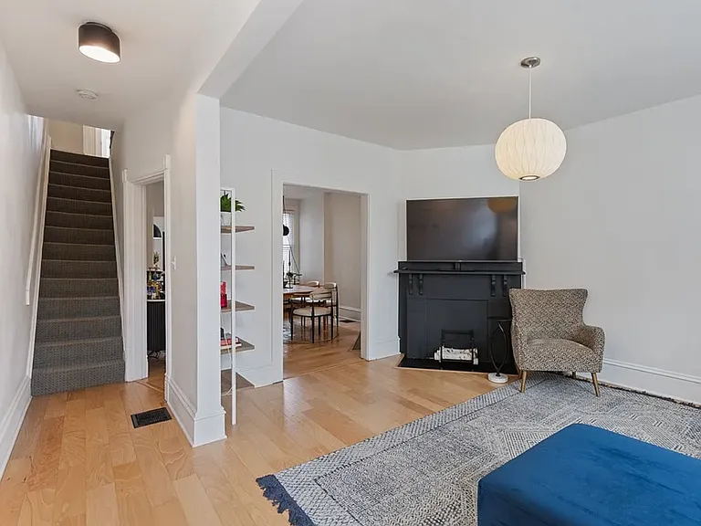 1835 Locust St — Photo 5
