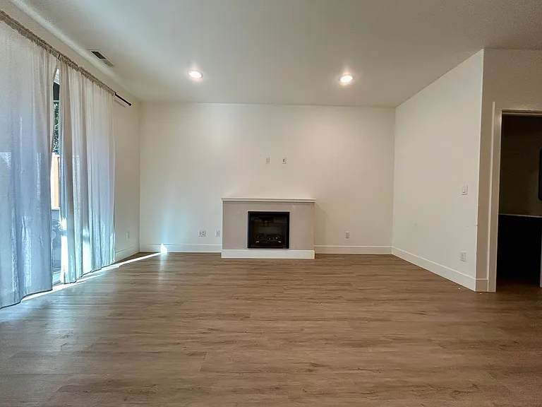 11015 NE 26th St #2 — Photo 20