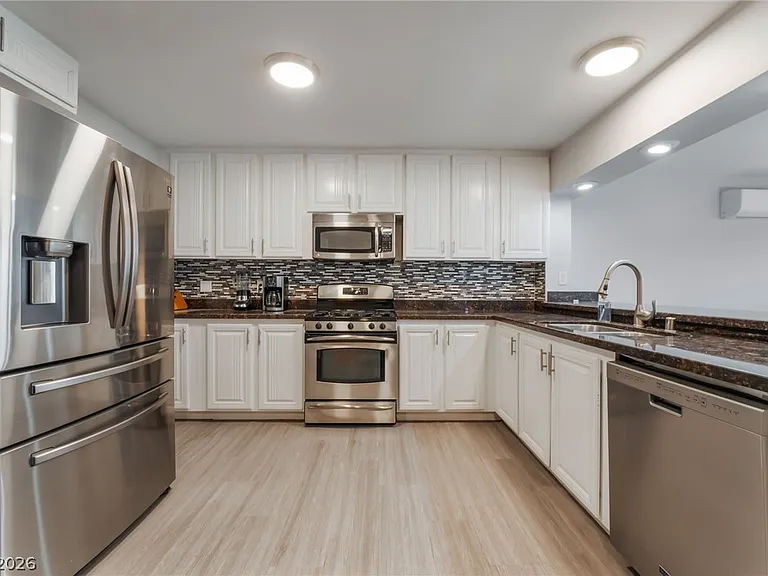 3992 Chinchilla Ave — Photo 9