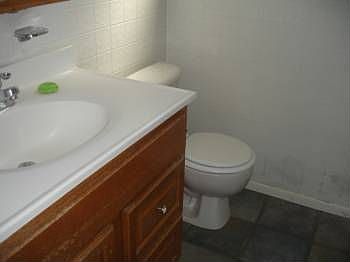 2nd image of 10432 Wells Ave