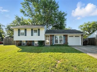 1881 Commonwealth Dr, Xenia, OH 45385