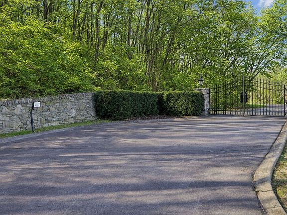 2nd image of 2183 S Berrys Chapel Rd