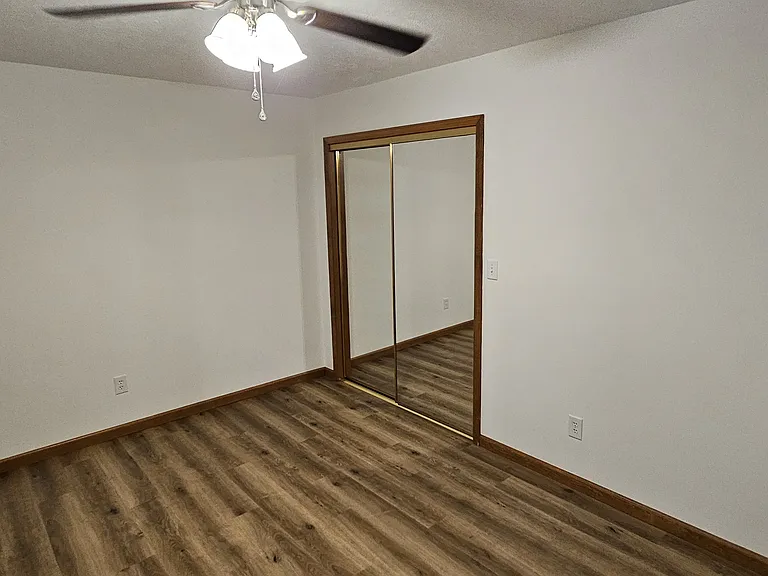103 E Little St #B — Photo 8
