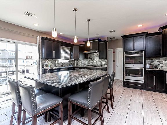 5th image of 3634 Somerset Dr