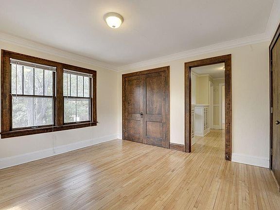 4th image of 108 Pierce St N APT 8