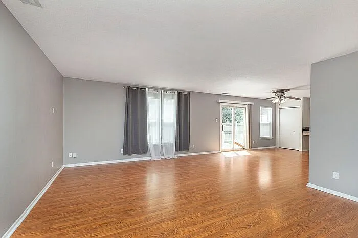 3 bed, 2.5 bath, 1792 sqft, $1,840 — Photo 4
