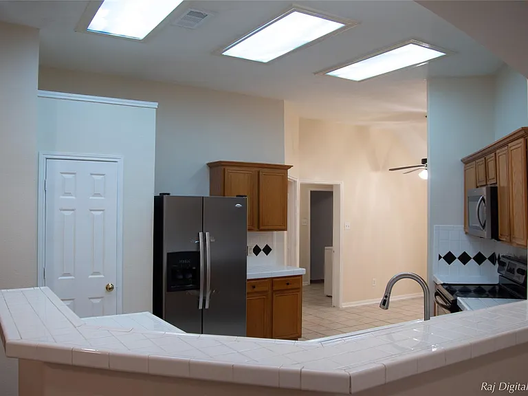 4918 Pinder Ln — Photo 6