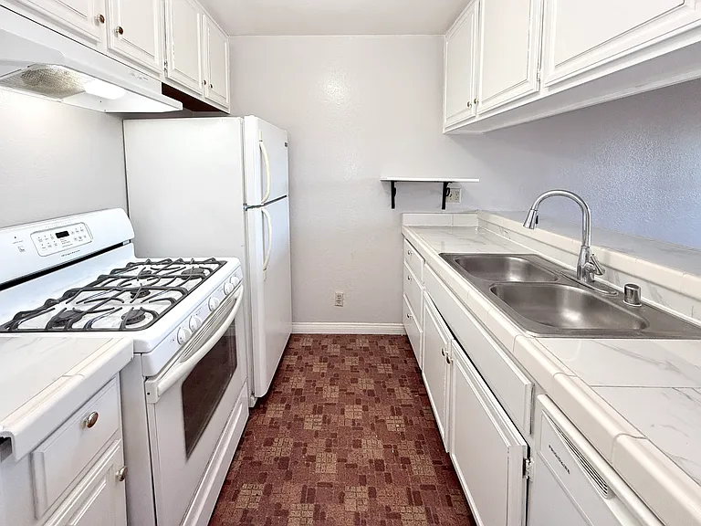 1447 W 228th St #203 — Photo 18