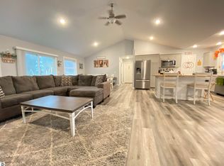 19212 Paradise Ridge Trl, Traverse City, MI 49684