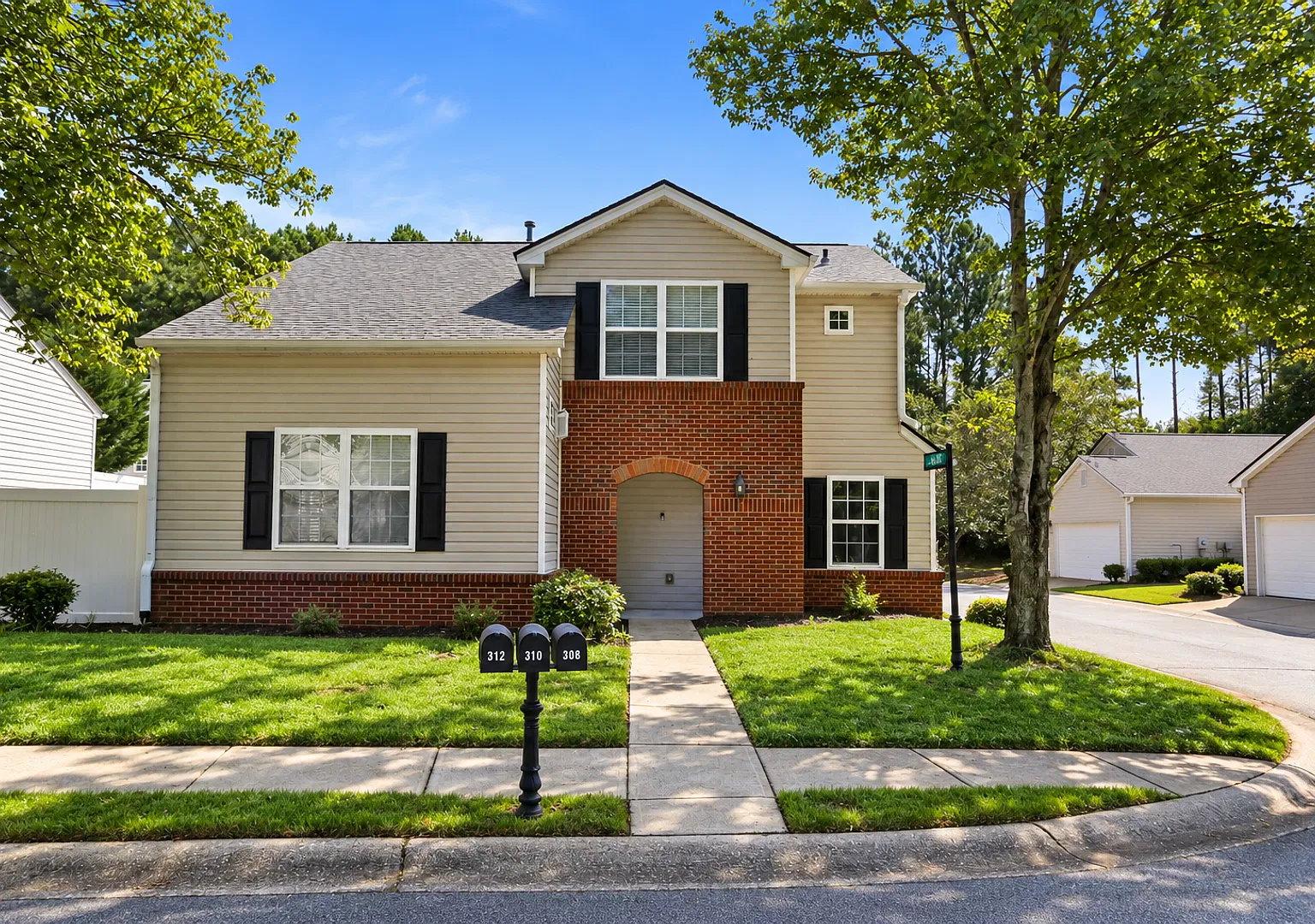 Charming 2-Bedroom, 2.5-Bath Home with Oversized Primary Suite in West Oaks Subdivision — Photo 1