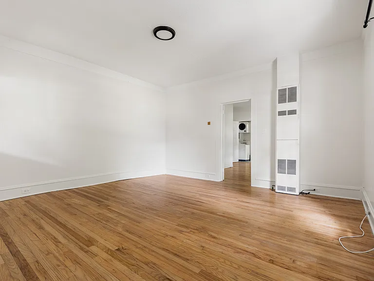 908B Iredell St #B — Photo 11