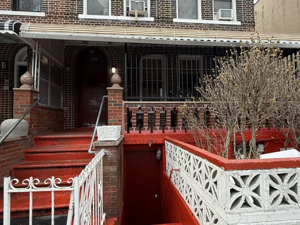 131 East 93rd Street image 1 of 9