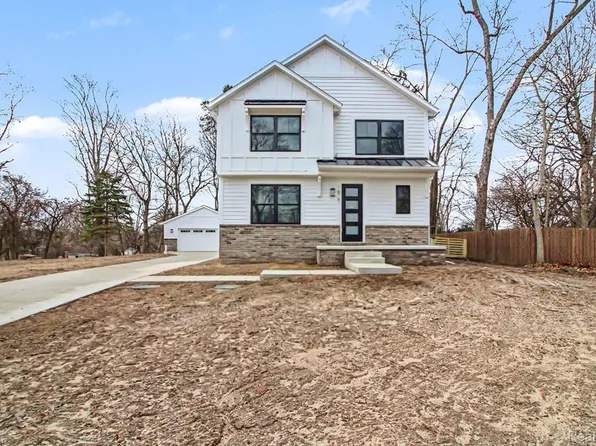 16761 Franklin Rd, Northville, MI 48168