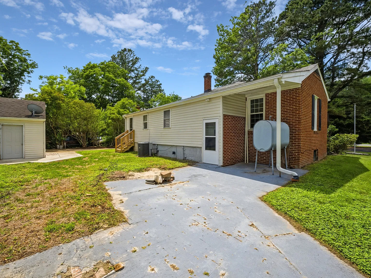 Yorktown Rd, 568 - 1 — Photo 2