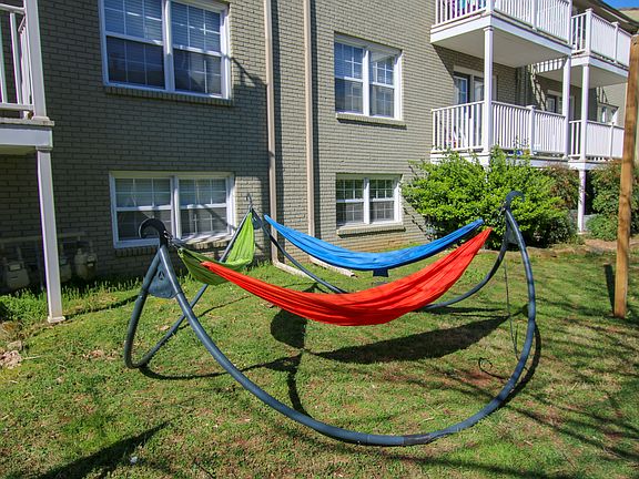 3rd image of 1225 College St #101