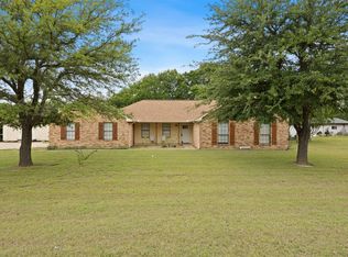 607 Lark Ln, Red Oak, TX 75154