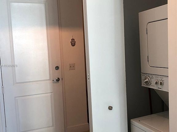 2nd image of 2200 NE 4th Ave APT 905