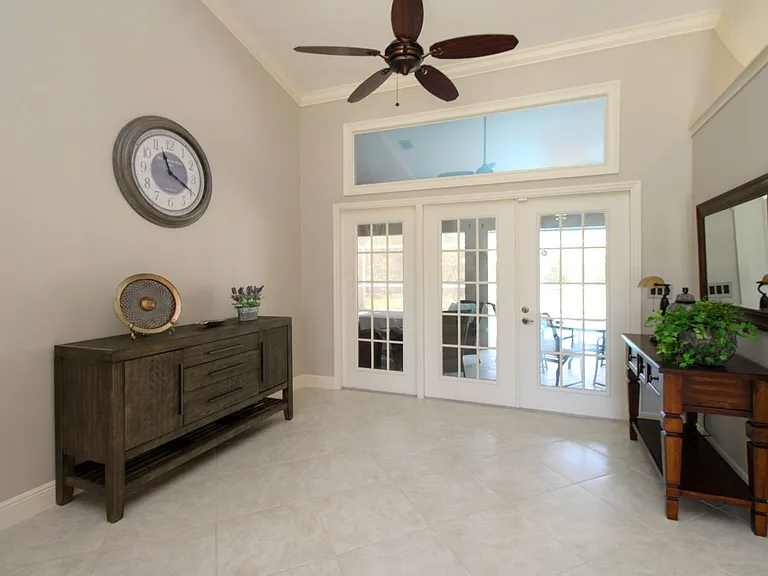 333 Wentworth Ct — Photo 22