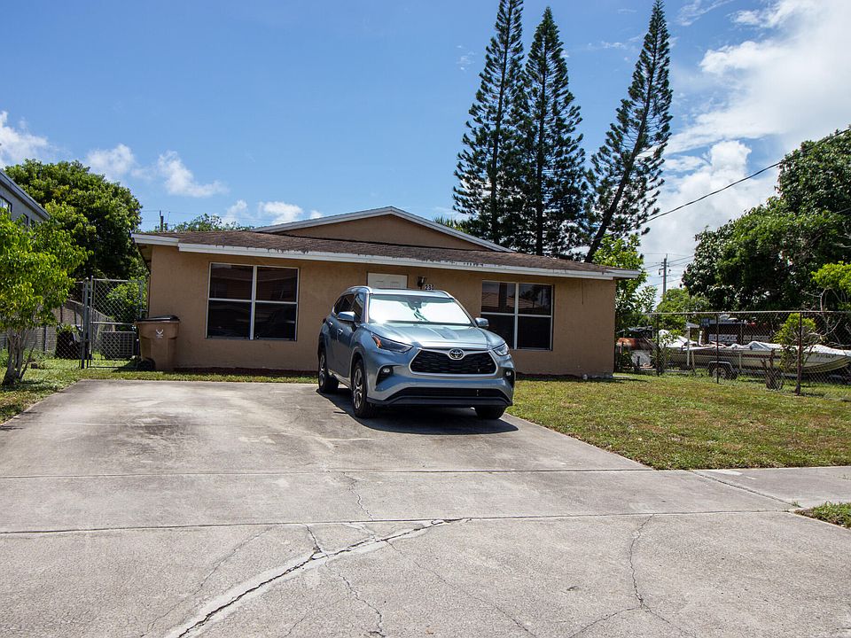 2nd image of 230 SW 8TH Street