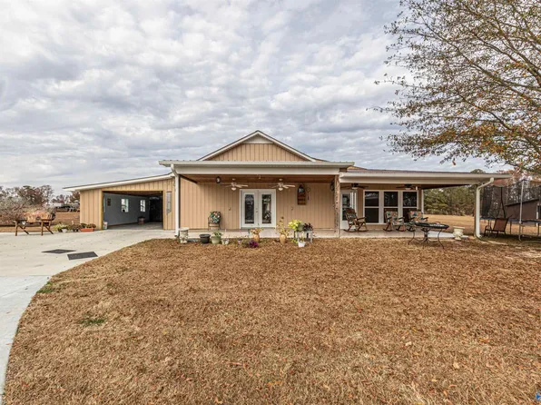 252 Largo Ln, Arab, AL 35016