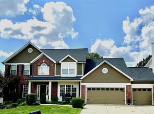 945 Green Briar Hills Dr, O'Fallon, MO 63366