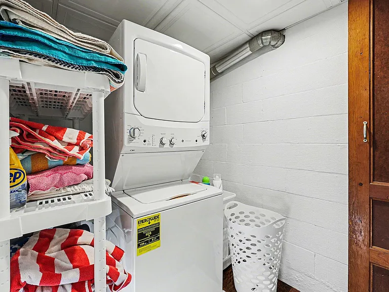 5884 Rays Dr — Photo 20