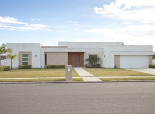 2800 Country Club Dr, Mission, TX 78572