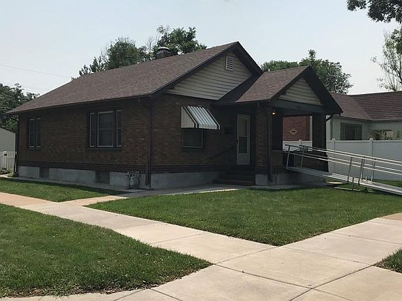 2nd image of 1702 Claremont Ave