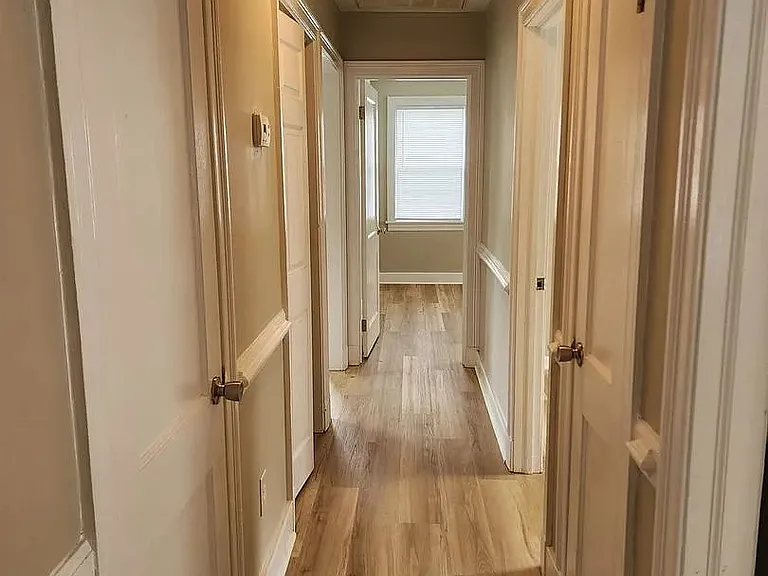 115 S Ivy Ave — Photo 9