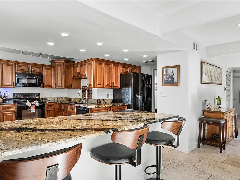 7005 N Barbados Pl — Photo 17