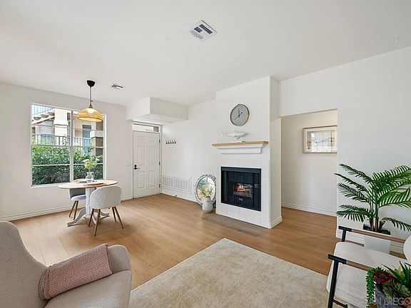 5th image of 3537 Caminito El Rincon Unit 259