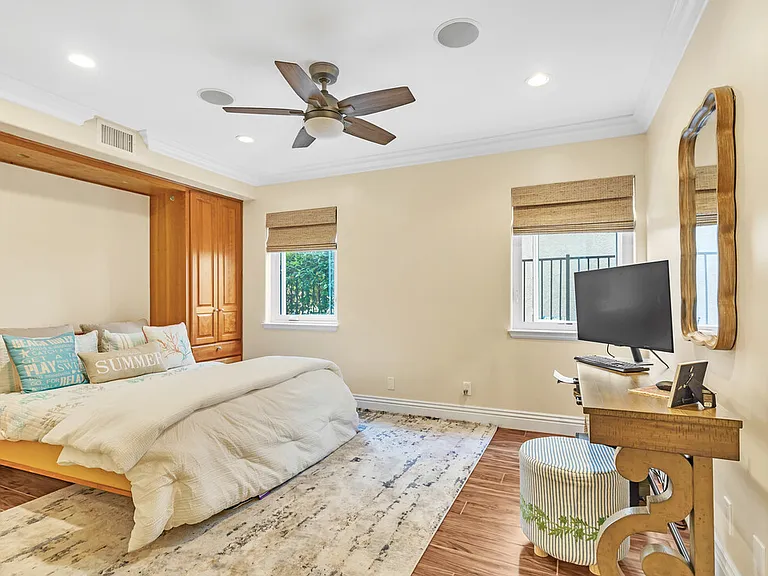 7564 Navigator Cir — Photo 38