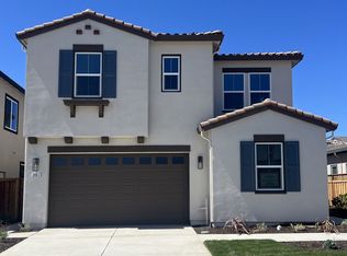 3067 Green Meadow Ln, Lathrop, CA 95330
