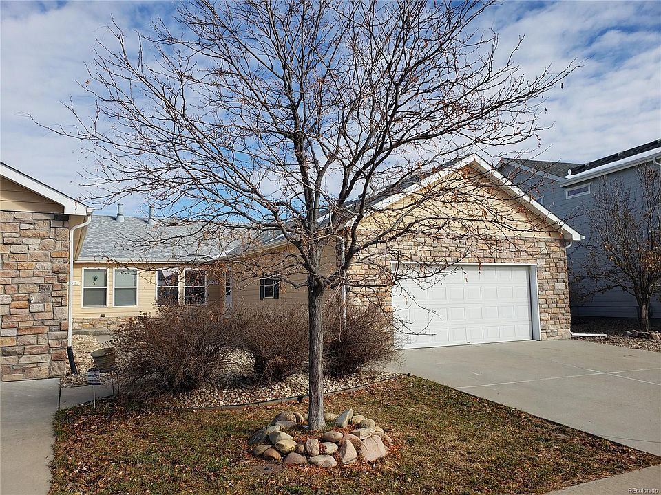 1st image of 2523 Carriage Dr