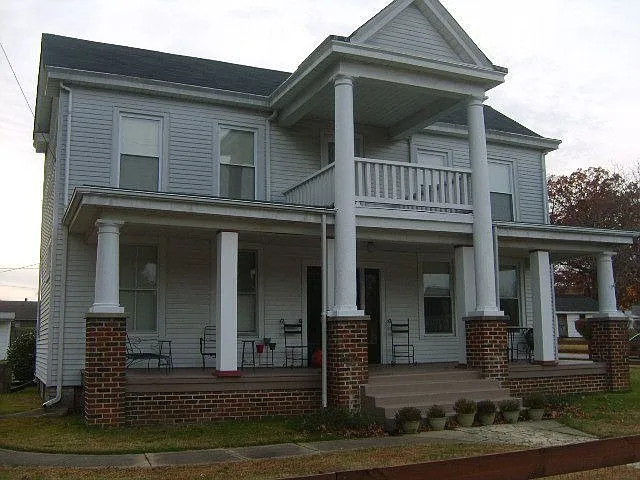 600 E Virginia Ave photo 1