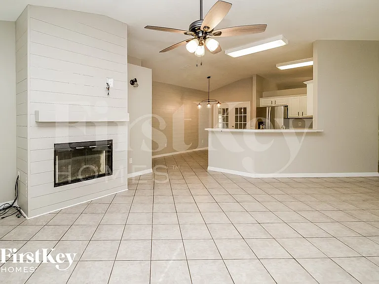 813 Arbor Hill Cir — Photo 5