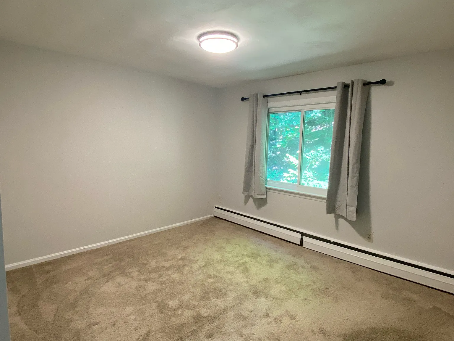 96 Lionel Ave — Photo 4