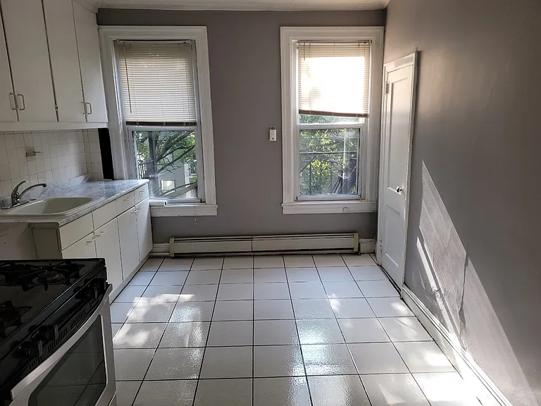 109 Madison St #8 — Photo 7