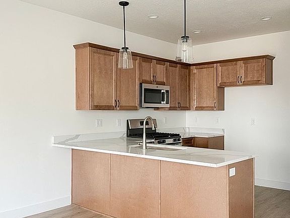 3rd image of 4004 N Aspen Ridge Way