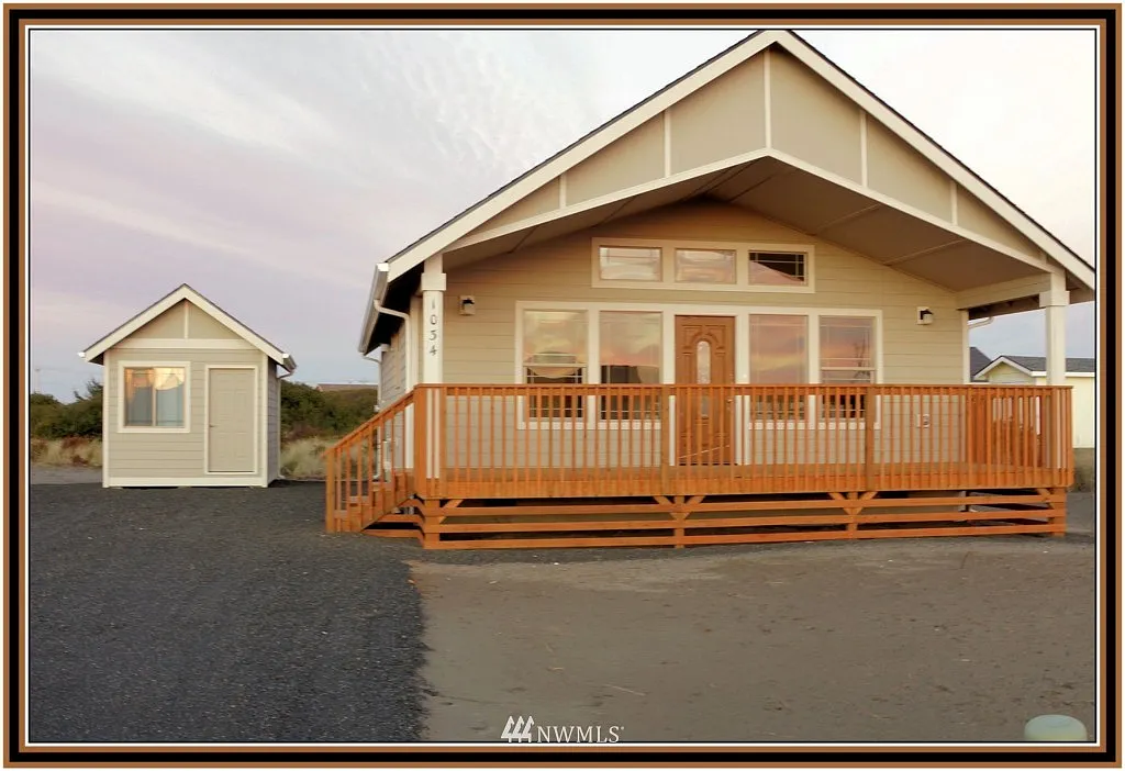 1034 Brentwood Court photo 1