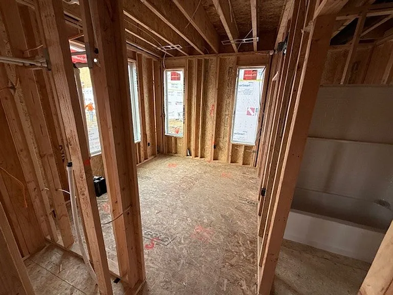 1105 NW Buchanan Ave — Photo 42